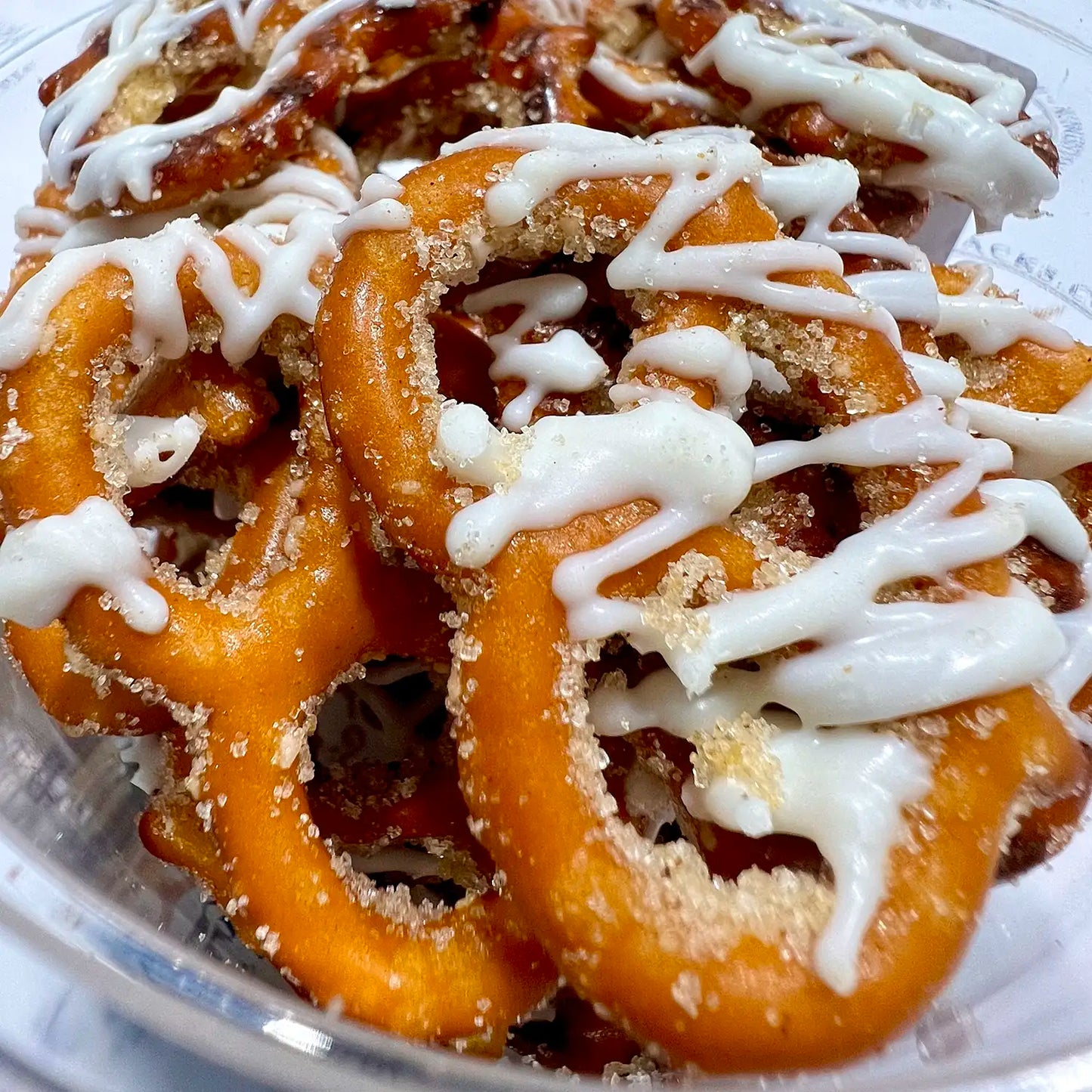 1/2 LB CONTAINER BLUEBERRY PIE PRETZELS