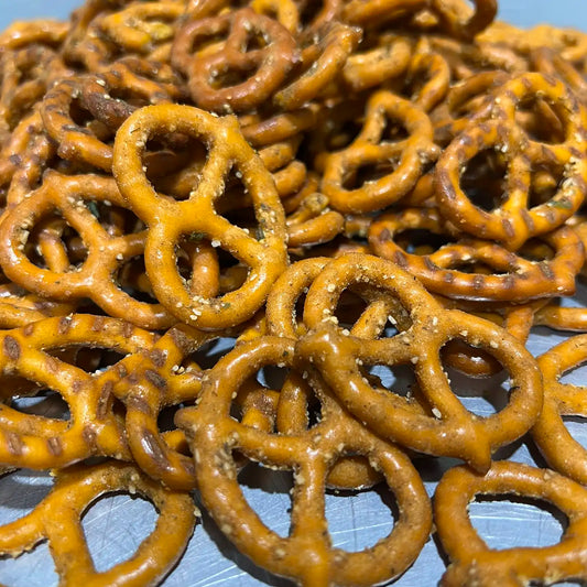 1/2 LB CONTAINER ONION & HERB PRETZELS